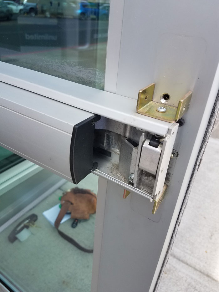 Kawneer Door Hardware & One Kawneer Door Block Single Is Narrow Medium ...